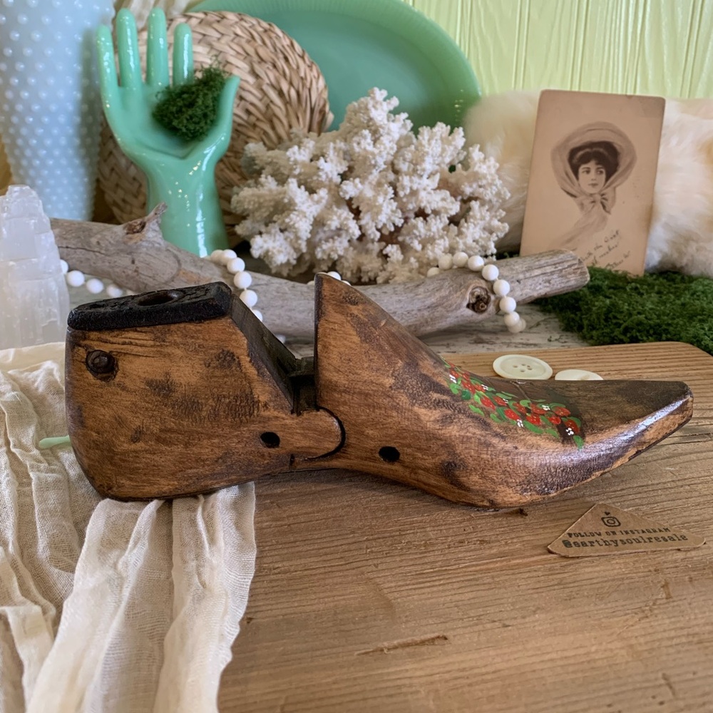 Antique Wood Shoe Form 🍓 Unique Home Decor / Rustic / Gift / Wooden / Nature - Picture 3 of 9